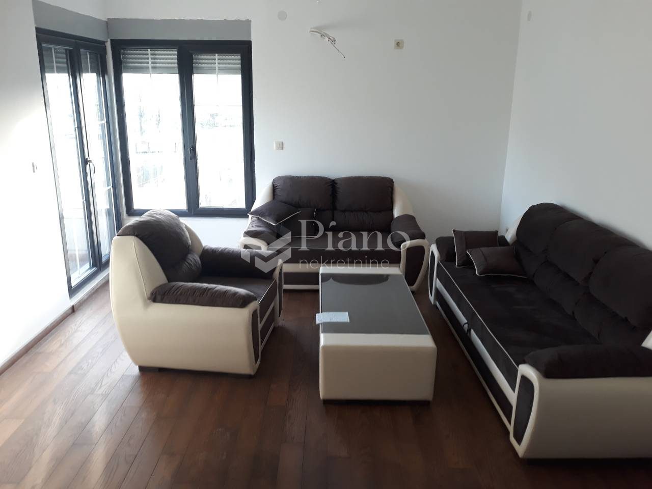 Furnished three-bedrooms apartment in City kvart
