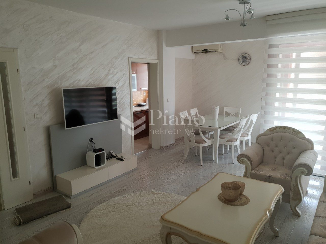 Furnished three-bedrooms apartment Preko Morače