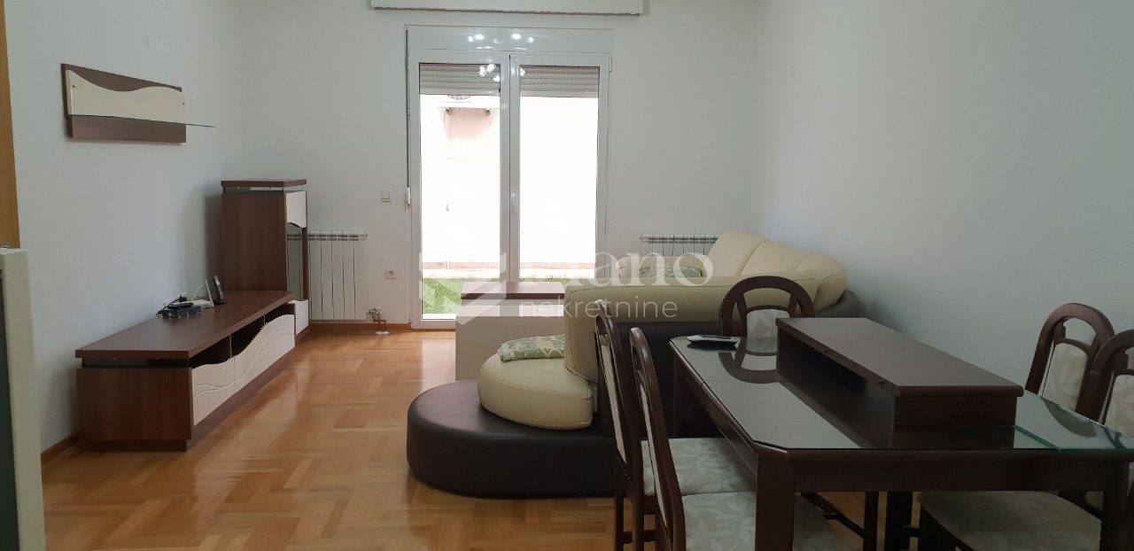 Namještena kuća u Tološima 