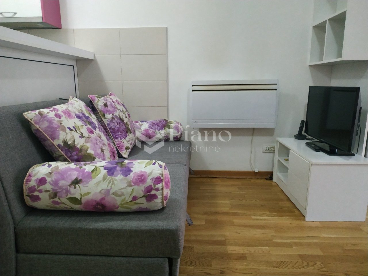 Furnished studio apartment in City kvart