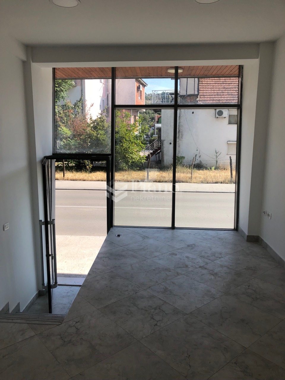 Unfurnished office space in Dalmatinska street