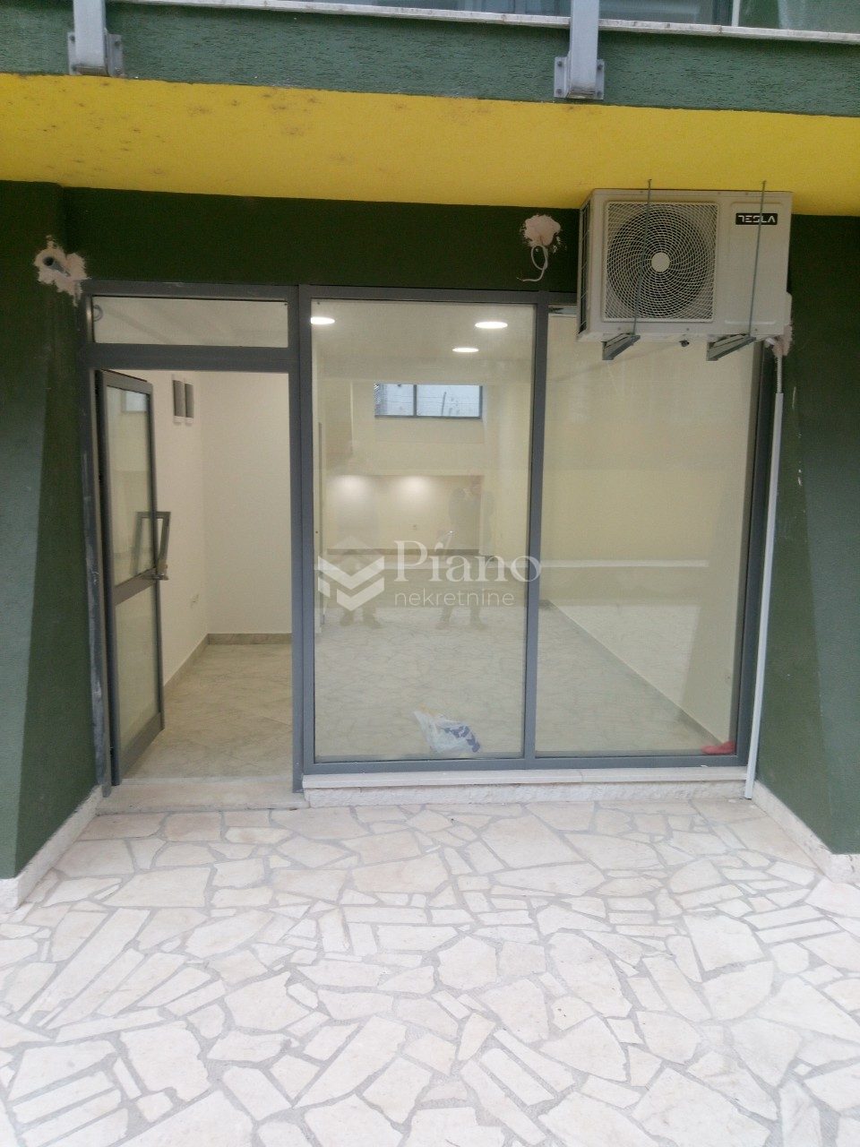 Unfurnished office space in Dalmatinska street