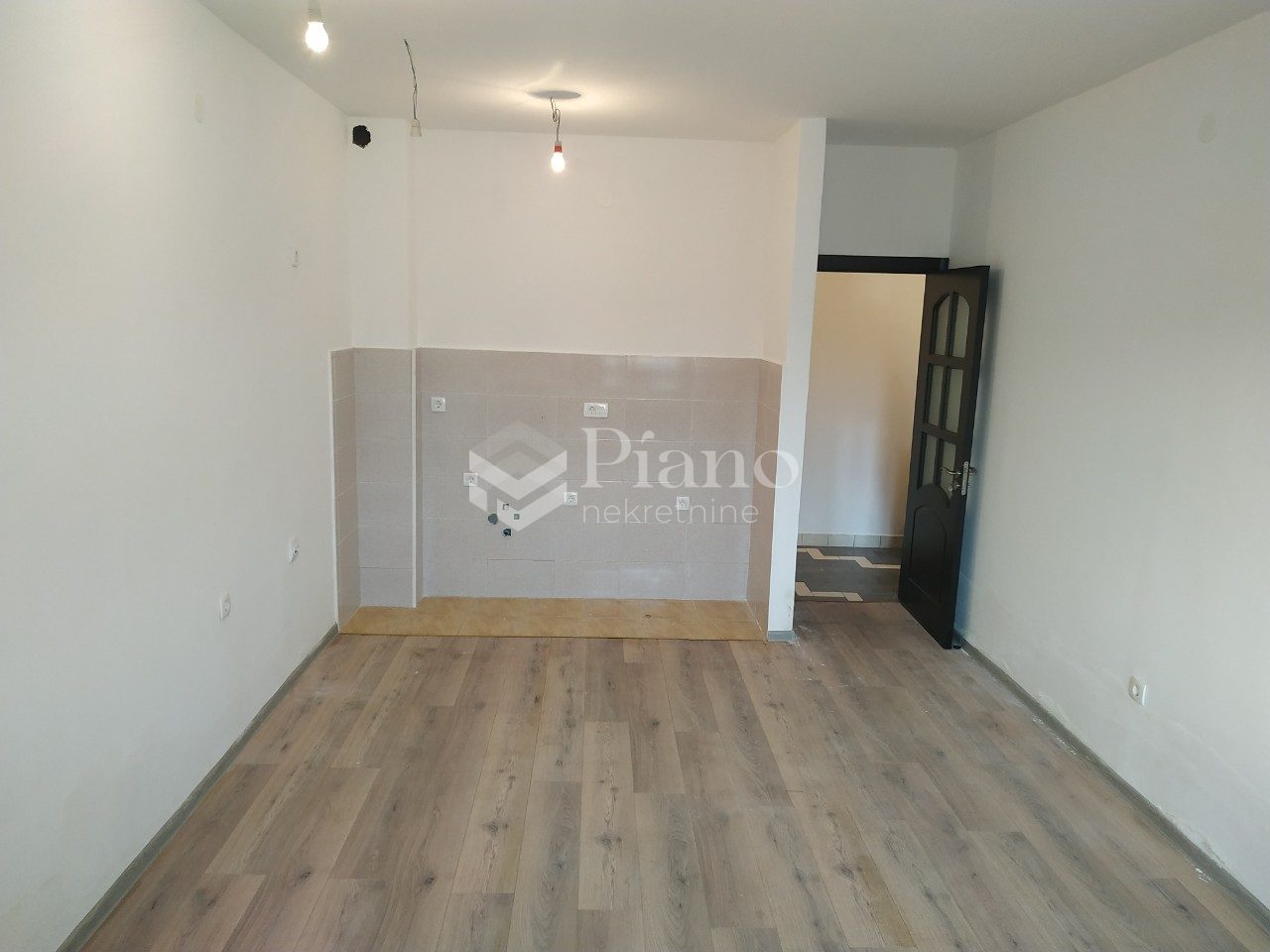 Unfurnished office space near Delta