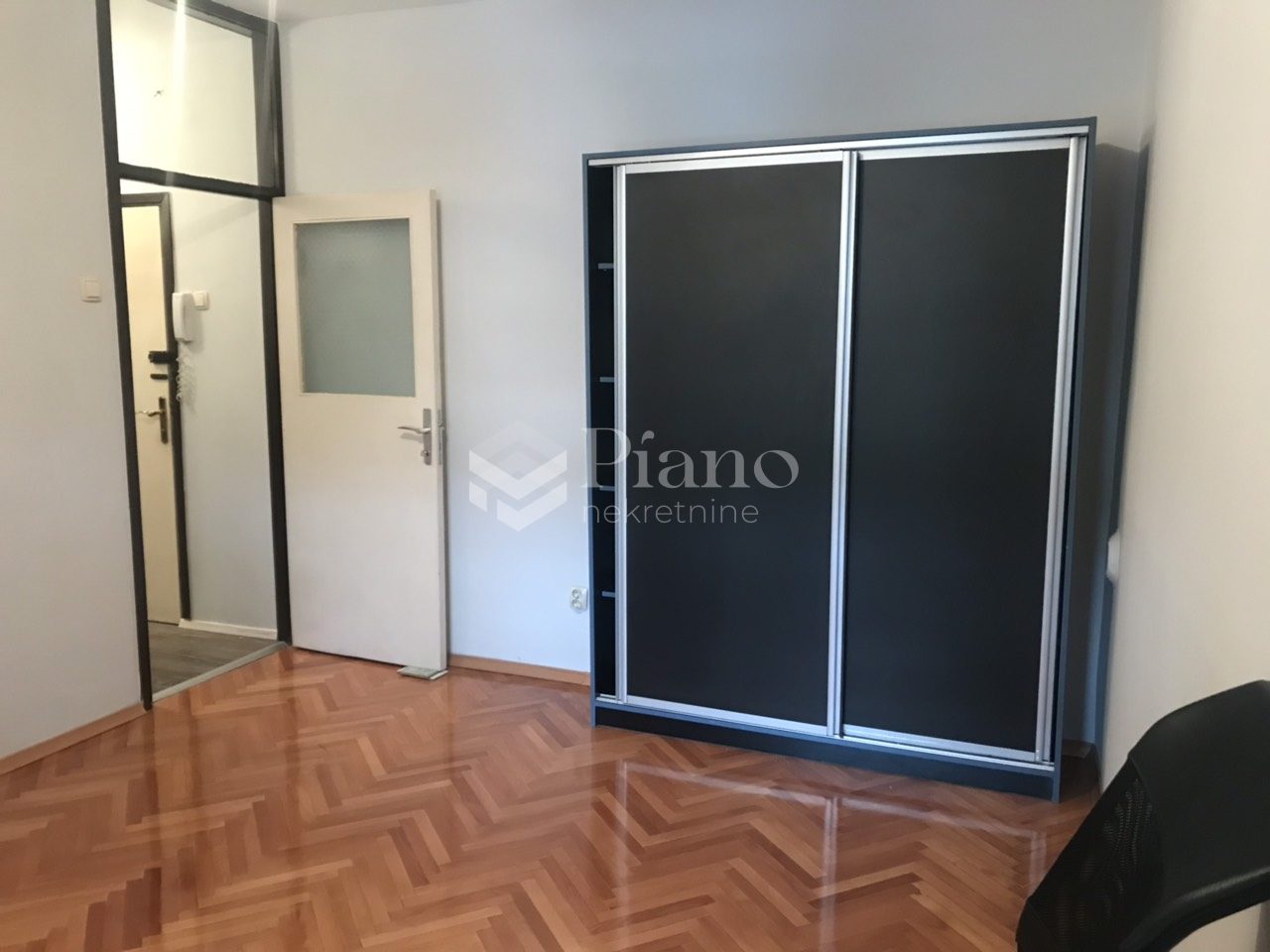 Unfurnished office space Preko Morace