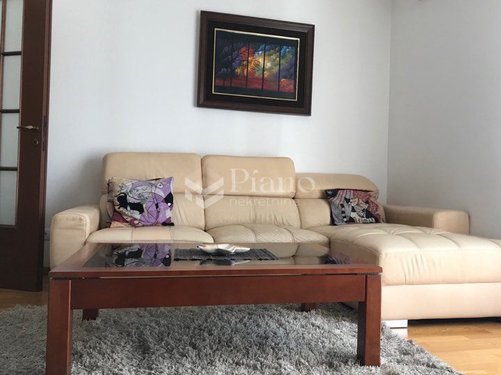 Dvosoban namješten stan, City kvart