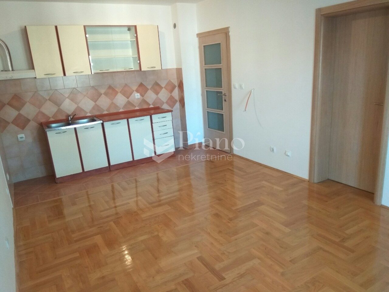 Unfursnihed one bedroom apartment on Stari Aerodrom