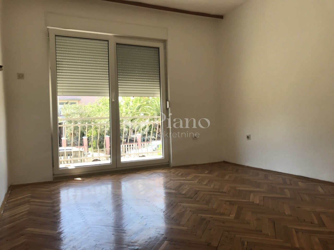 Unfurnished three bedroom apartment  in house in Masline