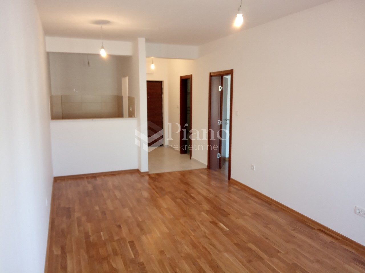Unfurnished one bedroom apartment on Tuski put