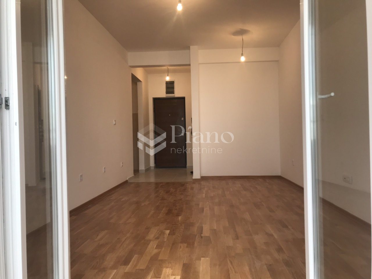 Unfurnished studio apartment in Tuski put