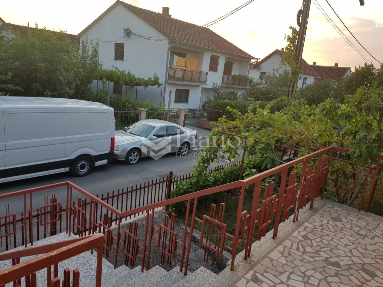 Unfurnished three bedroom apartment in house in Zagoric