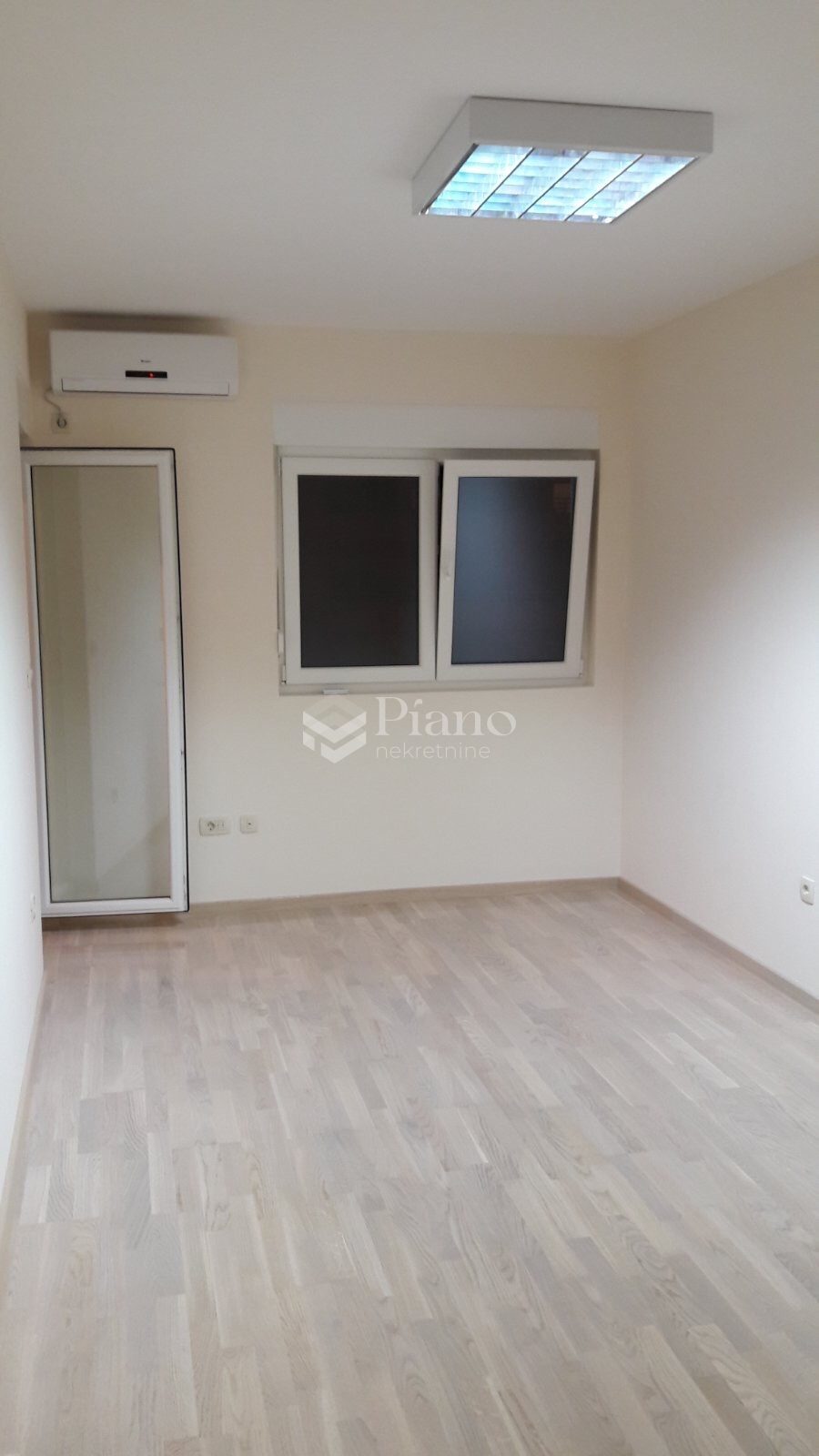 Unfurnished two becroom apartment in City kvart