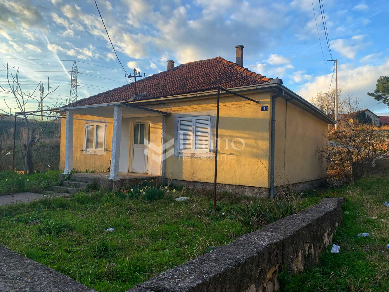 Namještena kuća u Maslinama