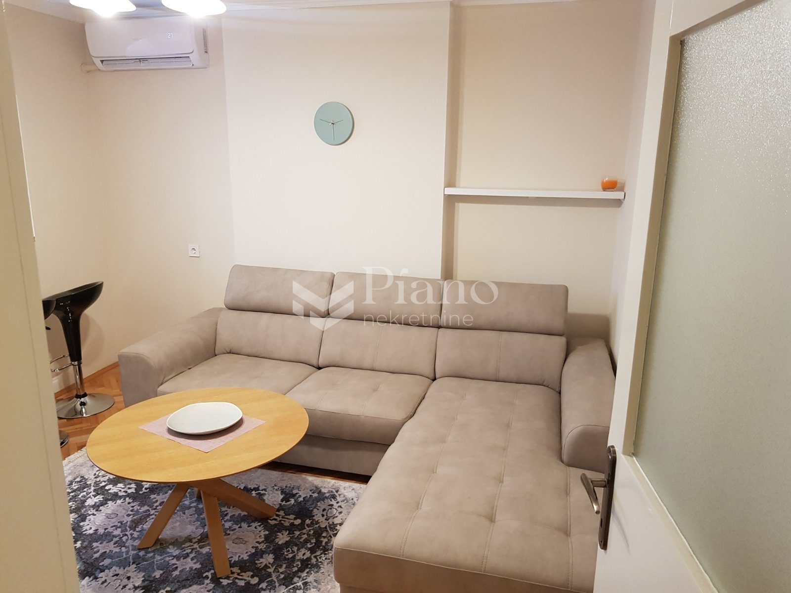 Furnsihed one bedroom apartment on Drac