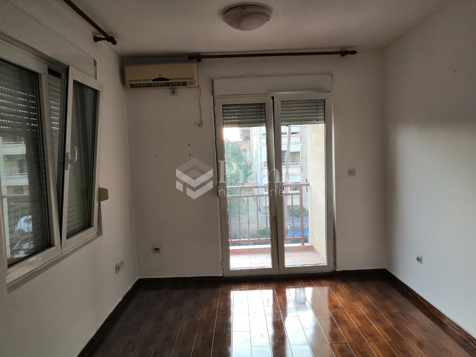 Nenamješten jednosoban stan na Starom Aerodromu