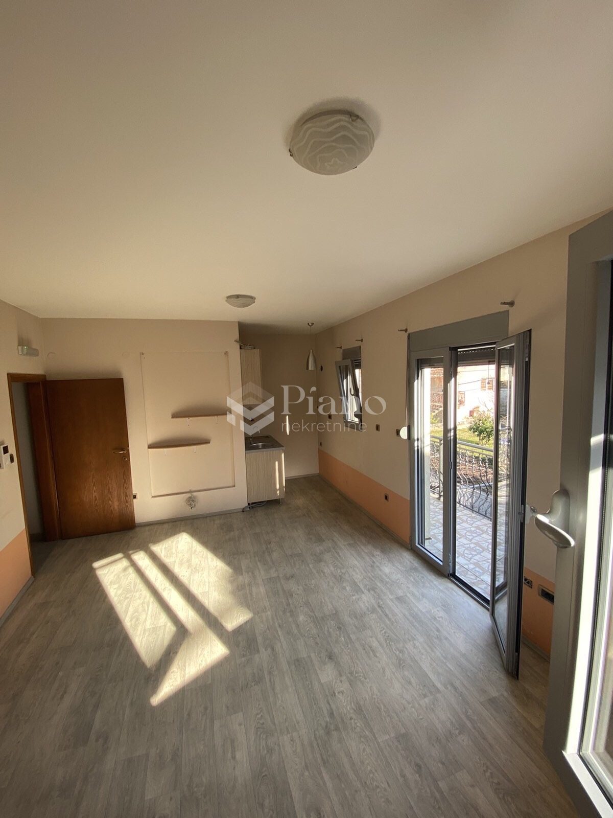 New semi-furnished one bedroom apartment, Clock Tower