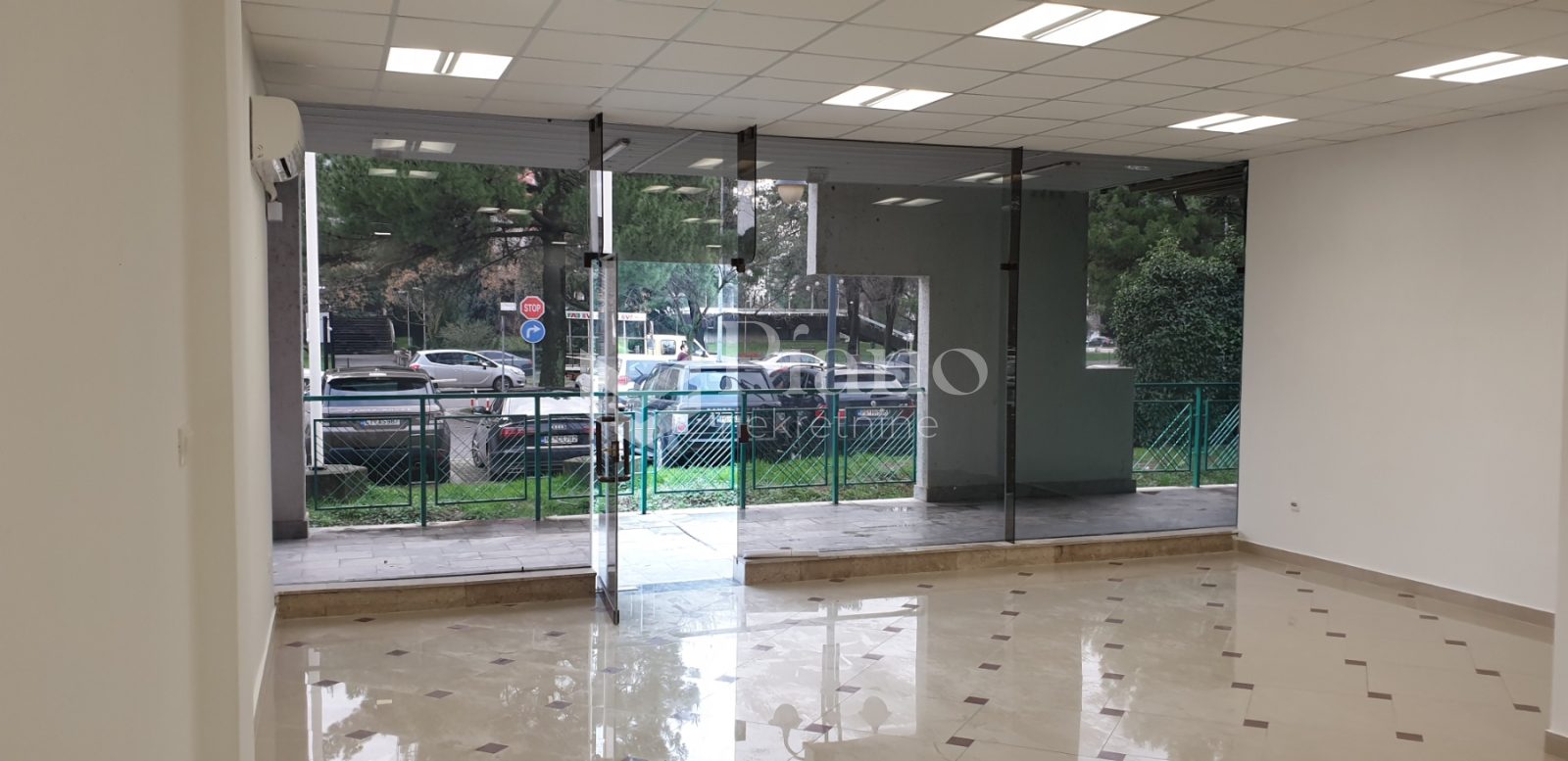 Nenamješten poslovni prostor Preko Morače