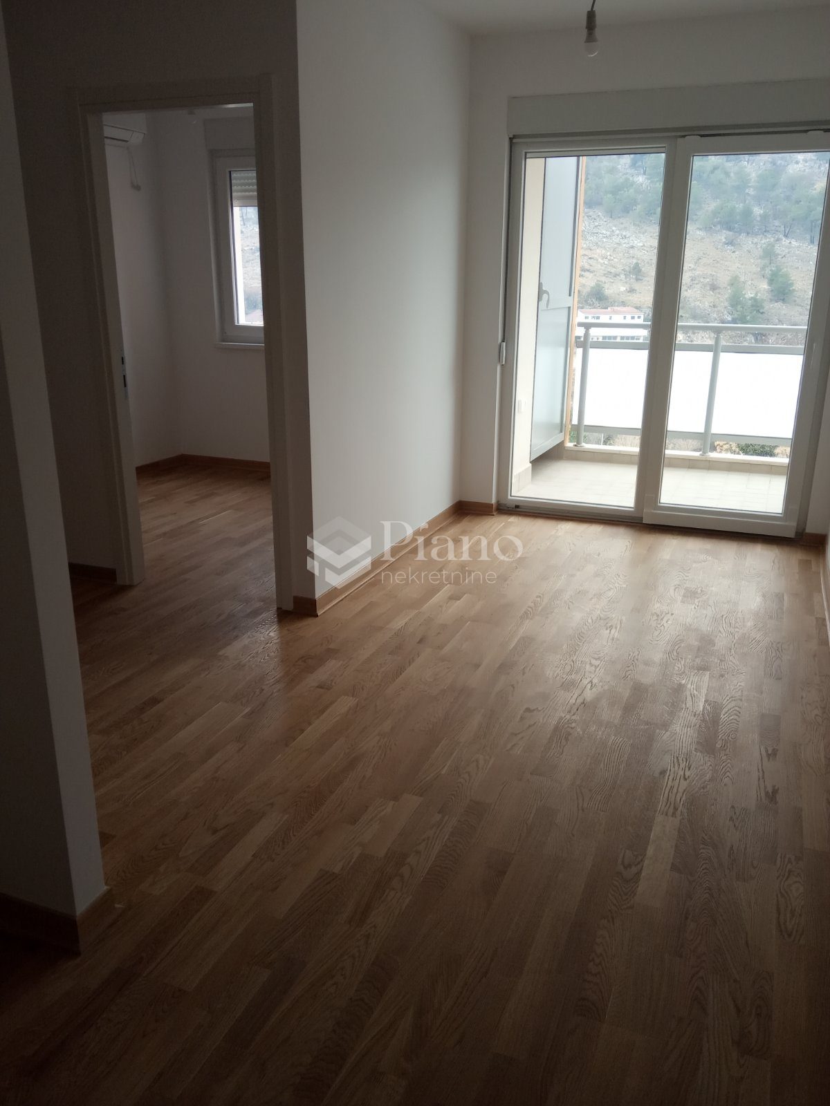 Unfurnished one bedroom apartment, Zagorič