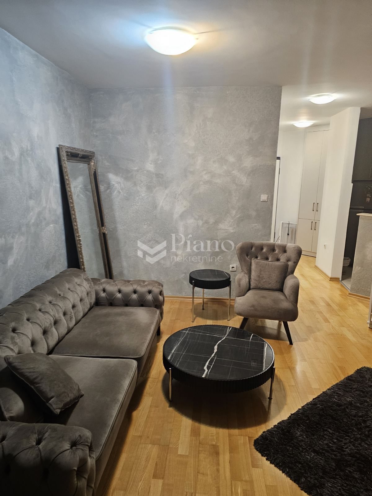 Namješten jednosoban stan, Dalmatinska ulica