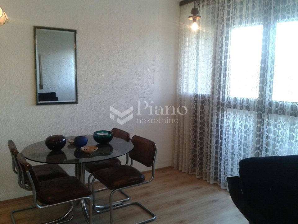Trosoban namješten stan u Bloku 5