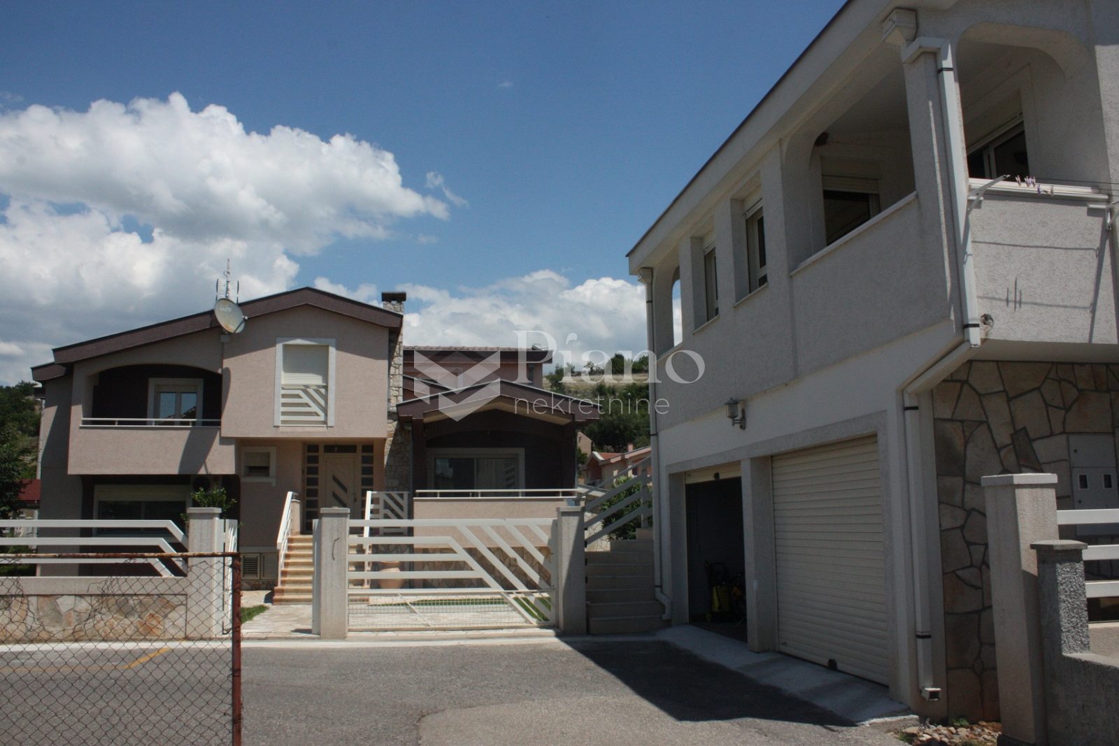 Vila, nenamještena, u Dalmatinskoj ulici