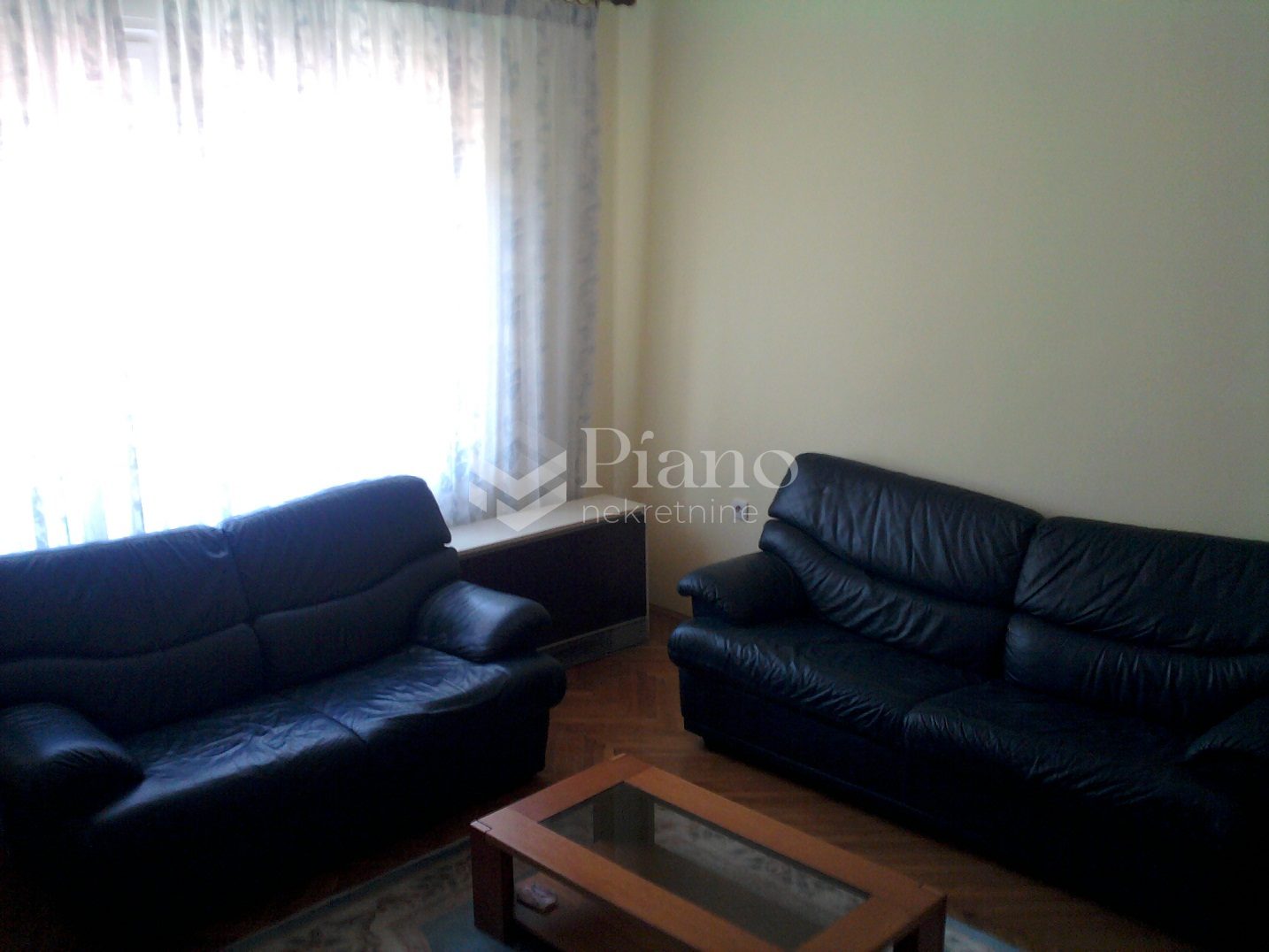 Jednosoban namješten stan, Centar 