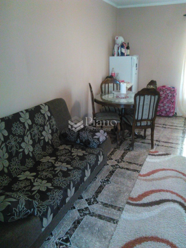 Garsonjera, Stari aerodrom