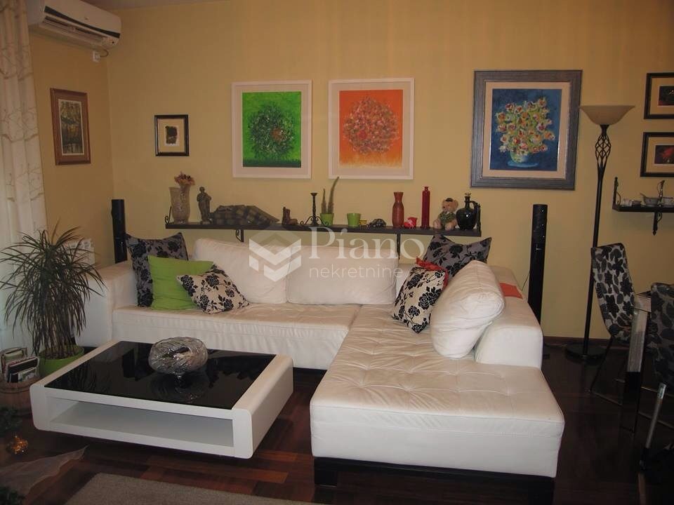 Trosoban lux namješten stan , Gorica C