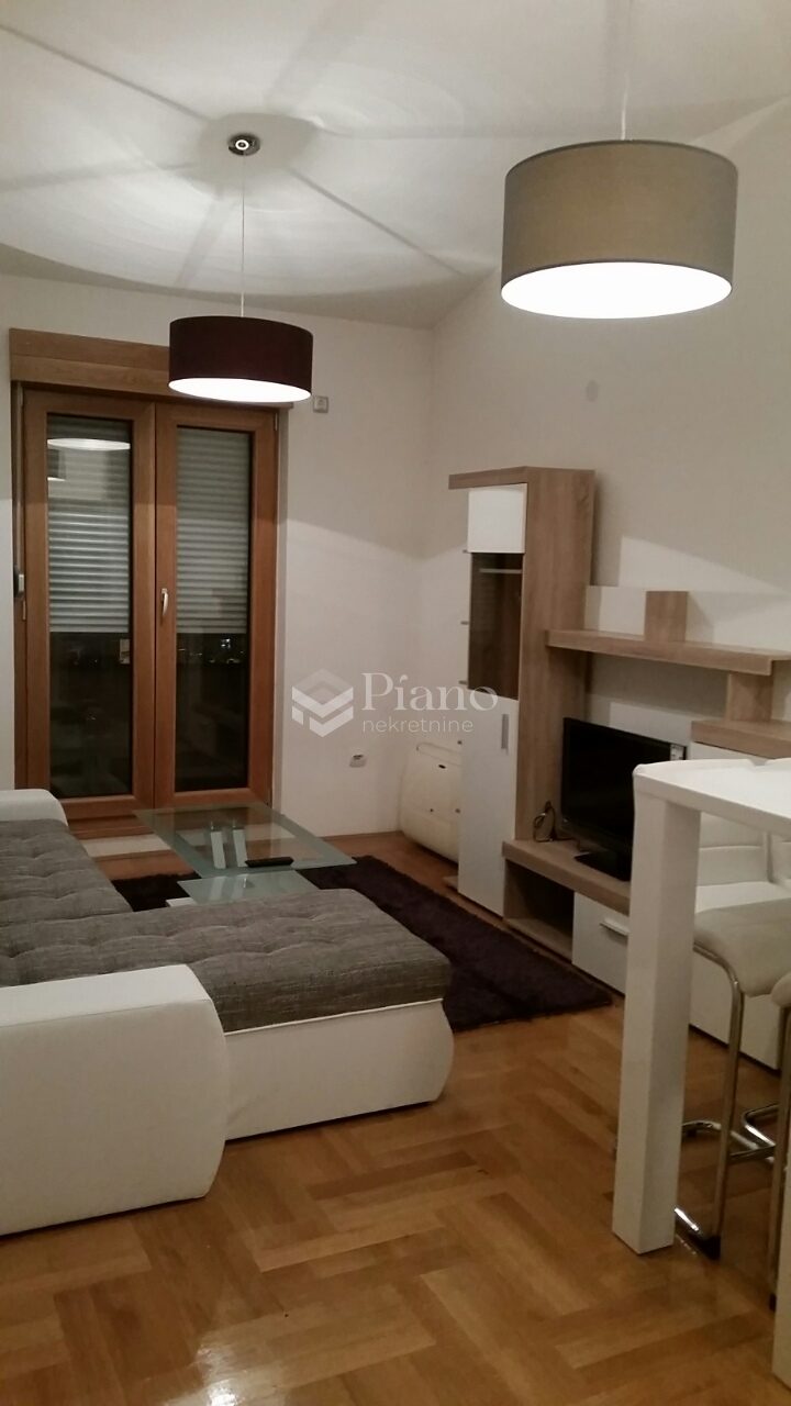 Jednosoban namješten stan, preko Morače  