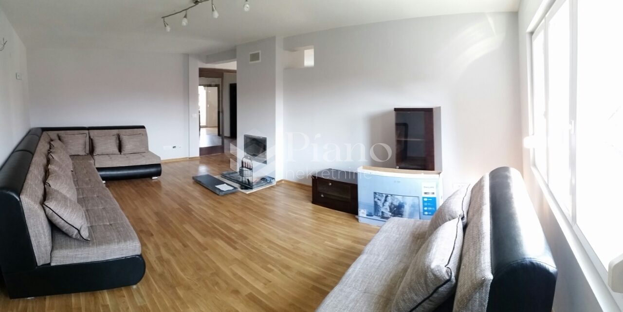 Trosoban polunamješten stan, Drač