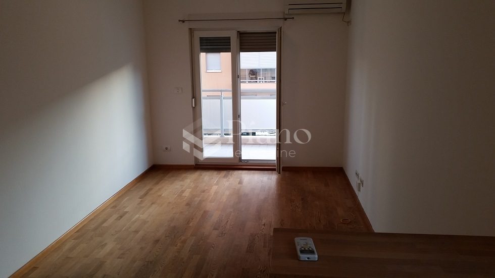 Jednosoban nenamješten stan, City kvart