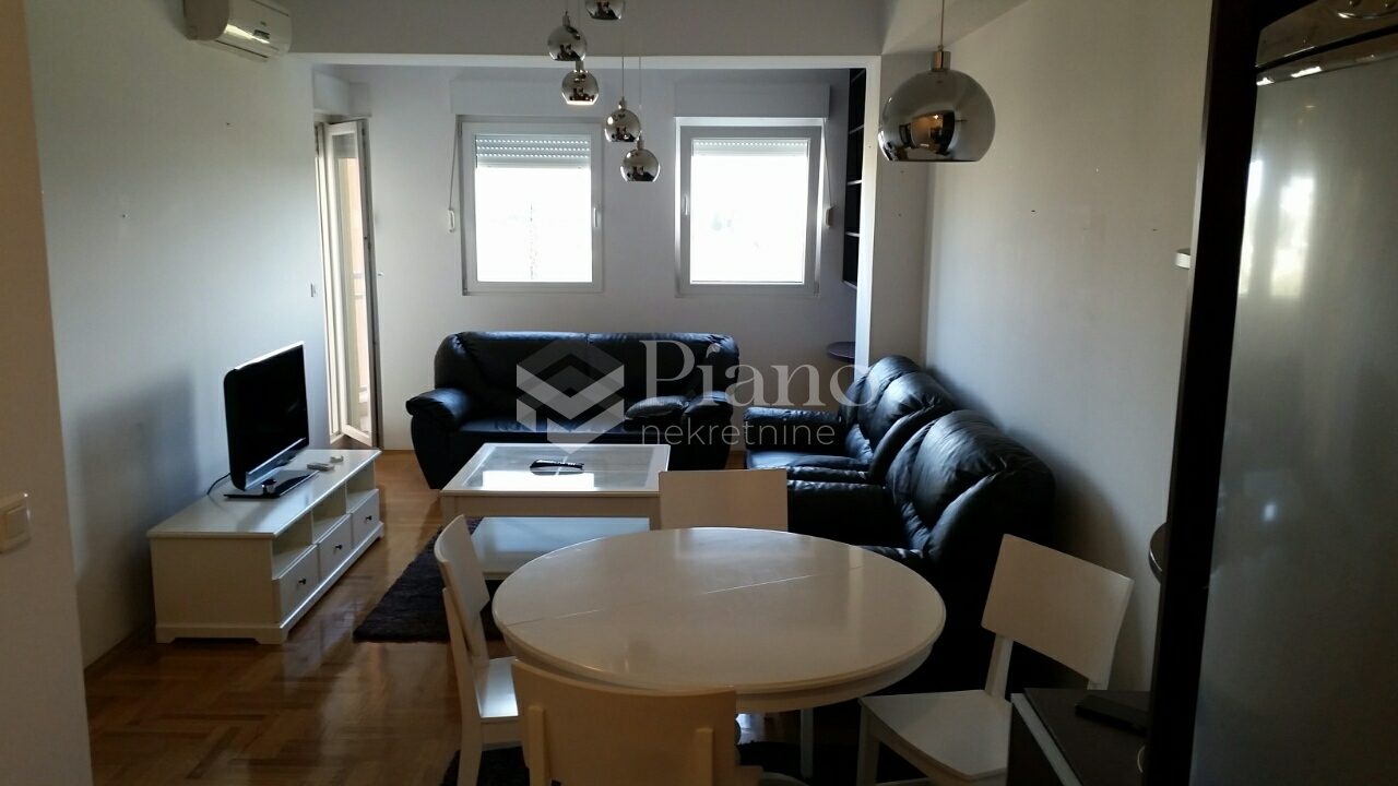 Jednosoban namjesten stan u City kvartu