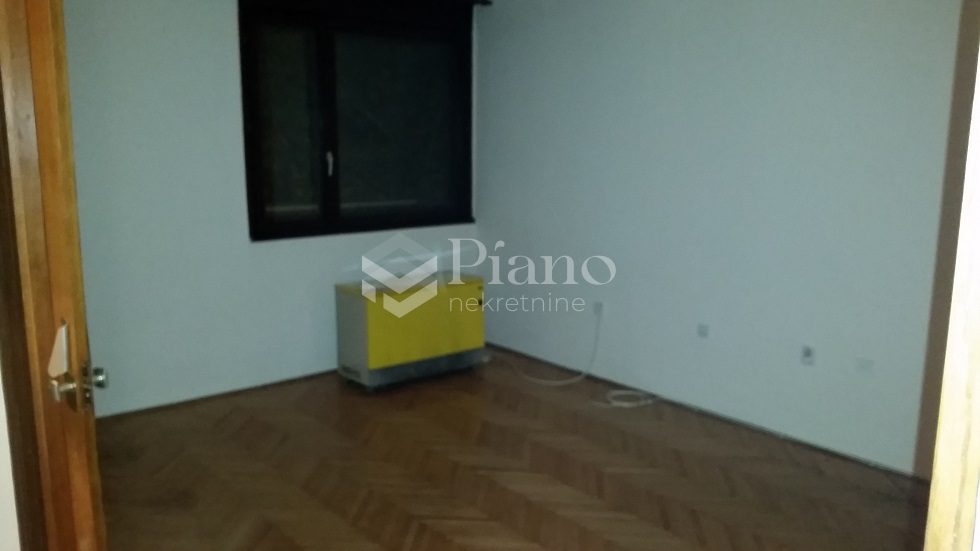 Jednosoban nenamješten stan, Stari Aerodrom