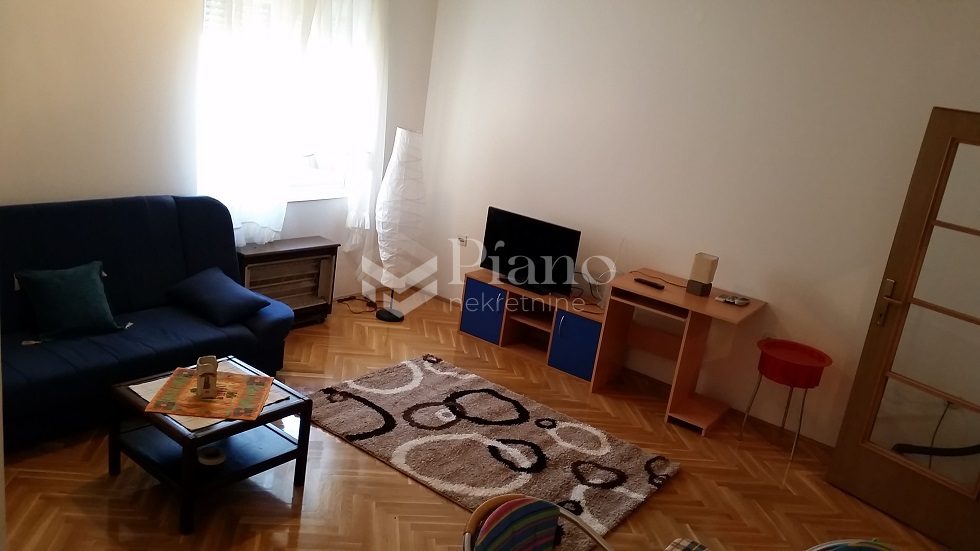 Namještena garsonjera u bloku 9