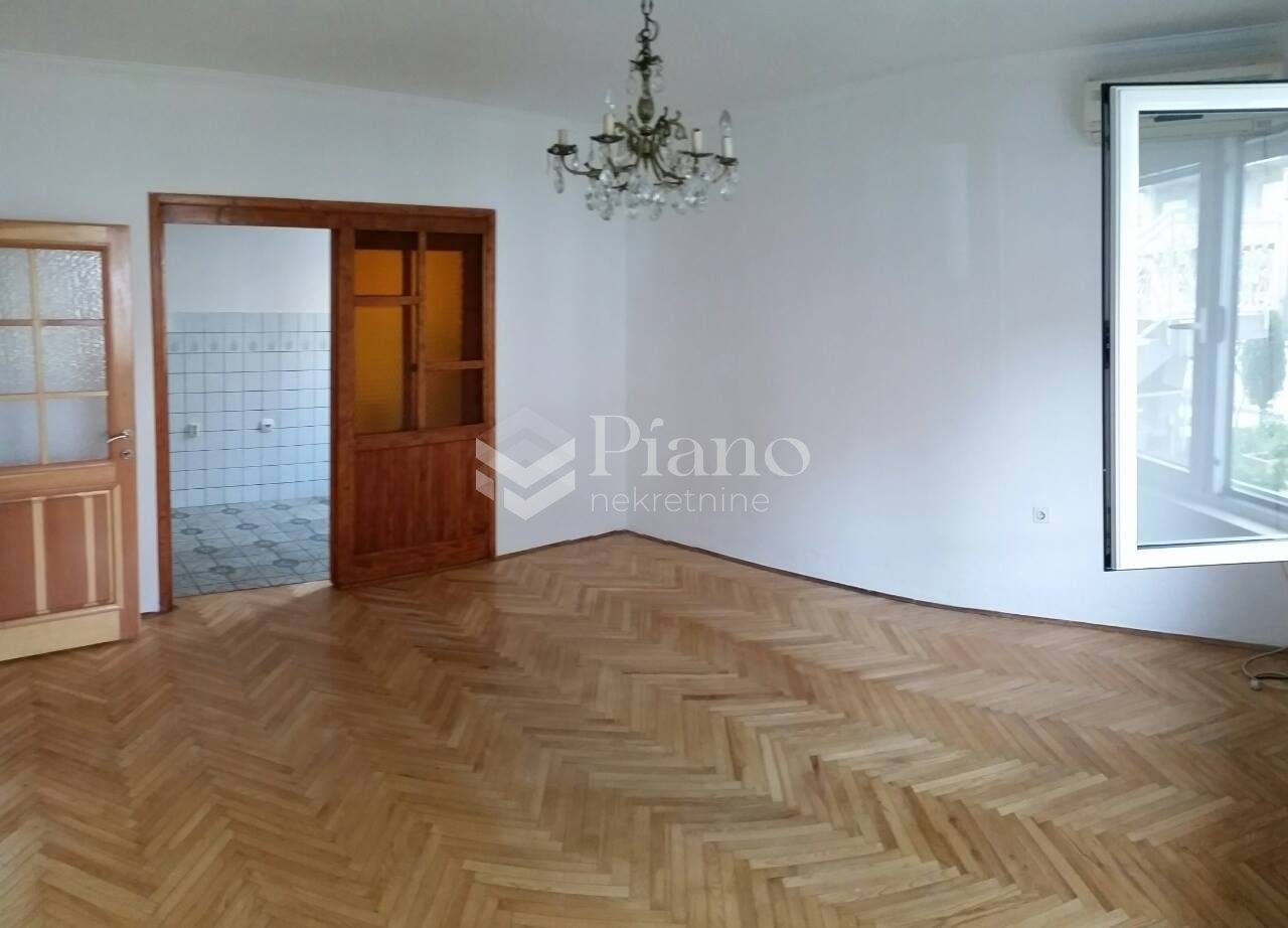 Dvosoban nenamješten stan na Starom aerodromu