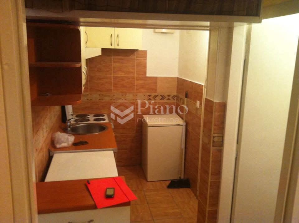 Dvosoban namješten stan na Zabjelu