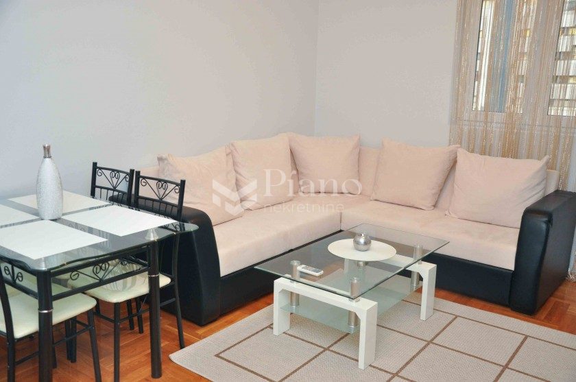 Namješten jednosoban stan u blizini Krivog mosta