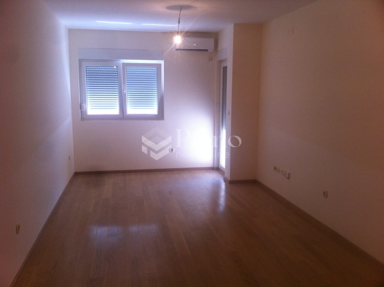 JEDNOSOBAN NENAMJEŠTEN STAN U CITY KVARTU