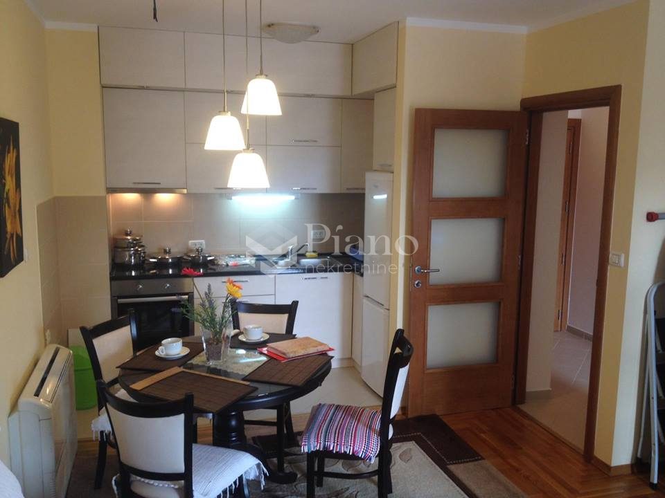 JEDNOSOBAN NAMJEŠTEN STAN U ZGRADI EUROPACT-a