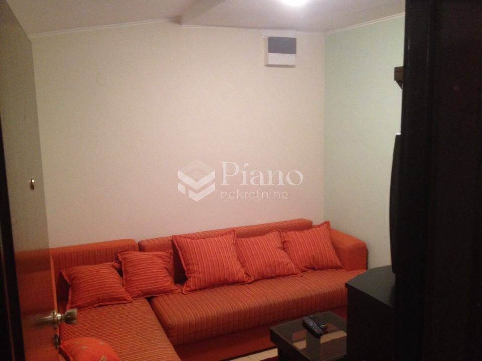 JEDNOSOBAN NAMJEŠTEN STAN U KUĆI, ZASEBAN