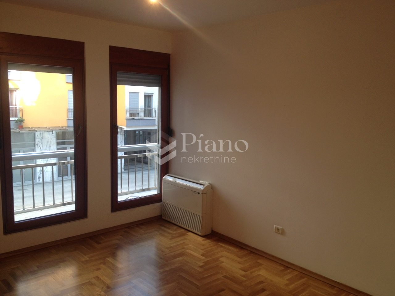 DVOSOBAN DUPLEX STAN, ZGRADA EUROPACT, TUŠKI PUT