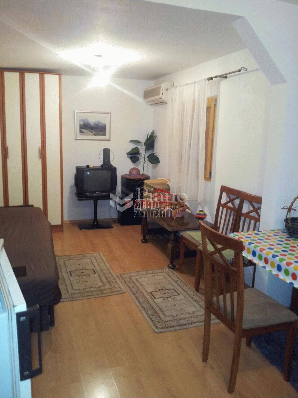 Namještena garsonjera u blizini centra