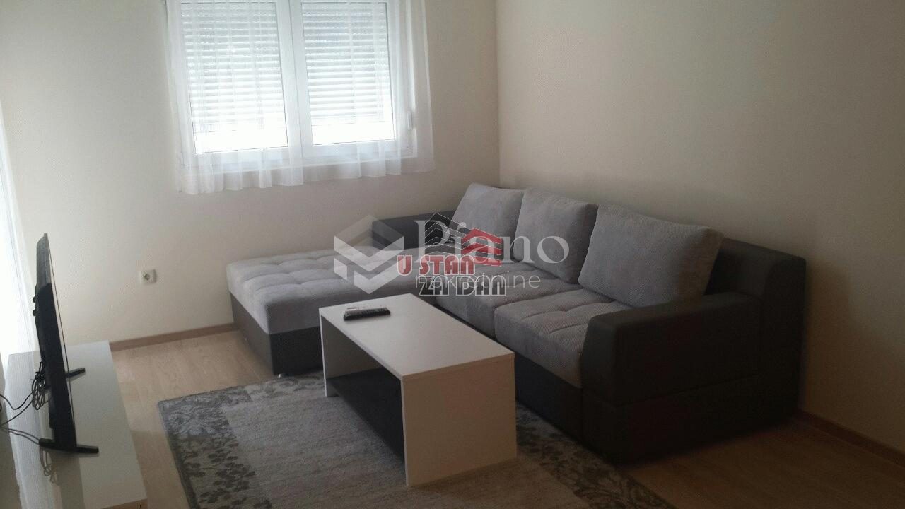 Nov namješten jednosoban stan u City kvartu