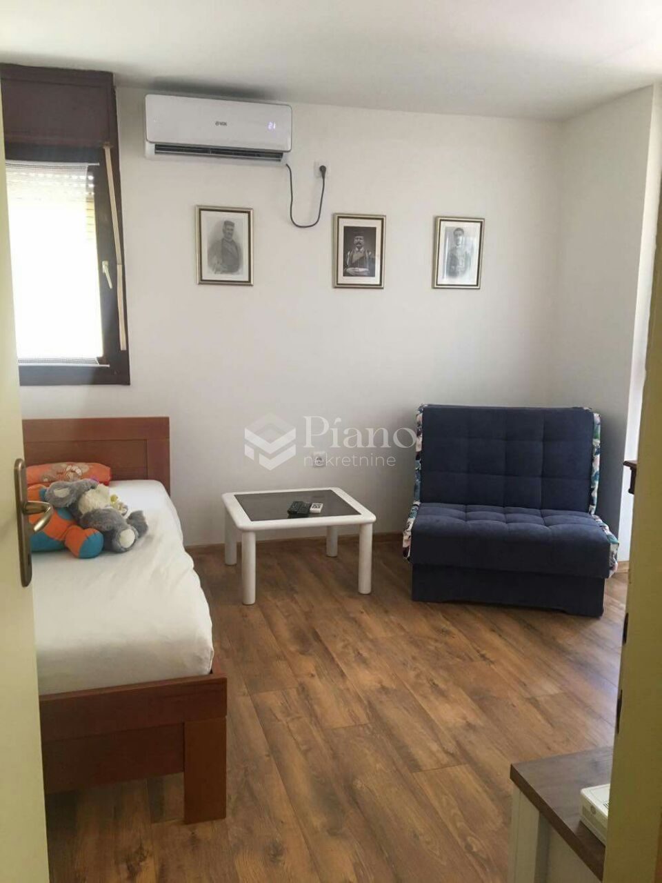 Namještena garsonjera u Bloku 5