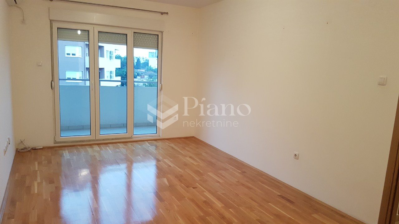 Jednosoban nenamješten stan kod Ljubovića