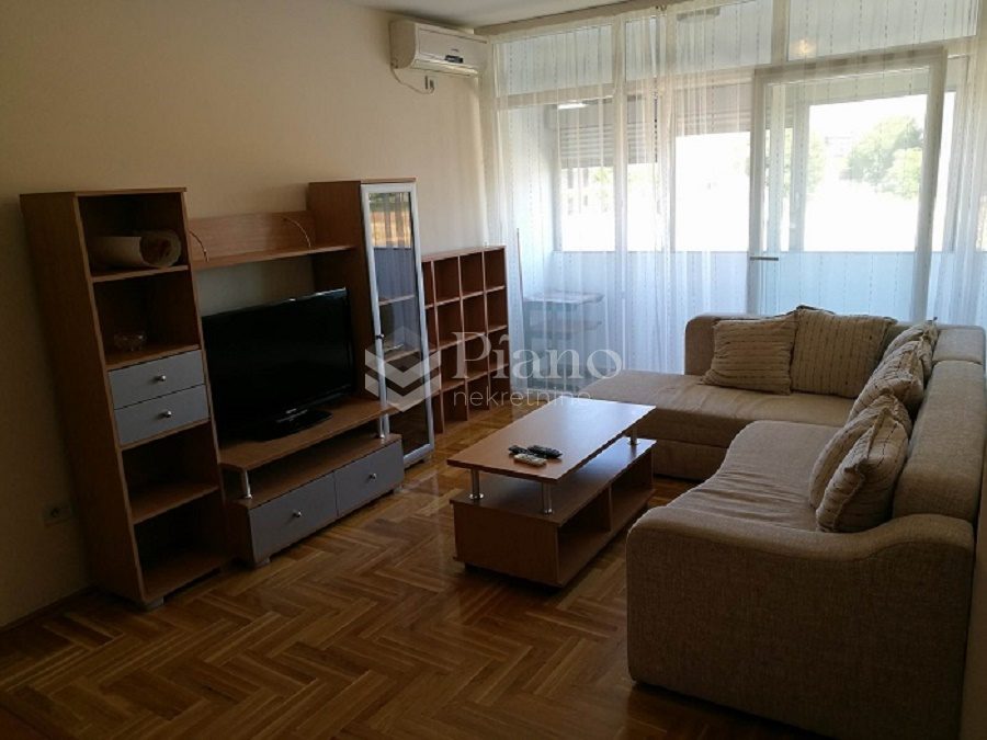 Jednsoban namješten stan iza Delte