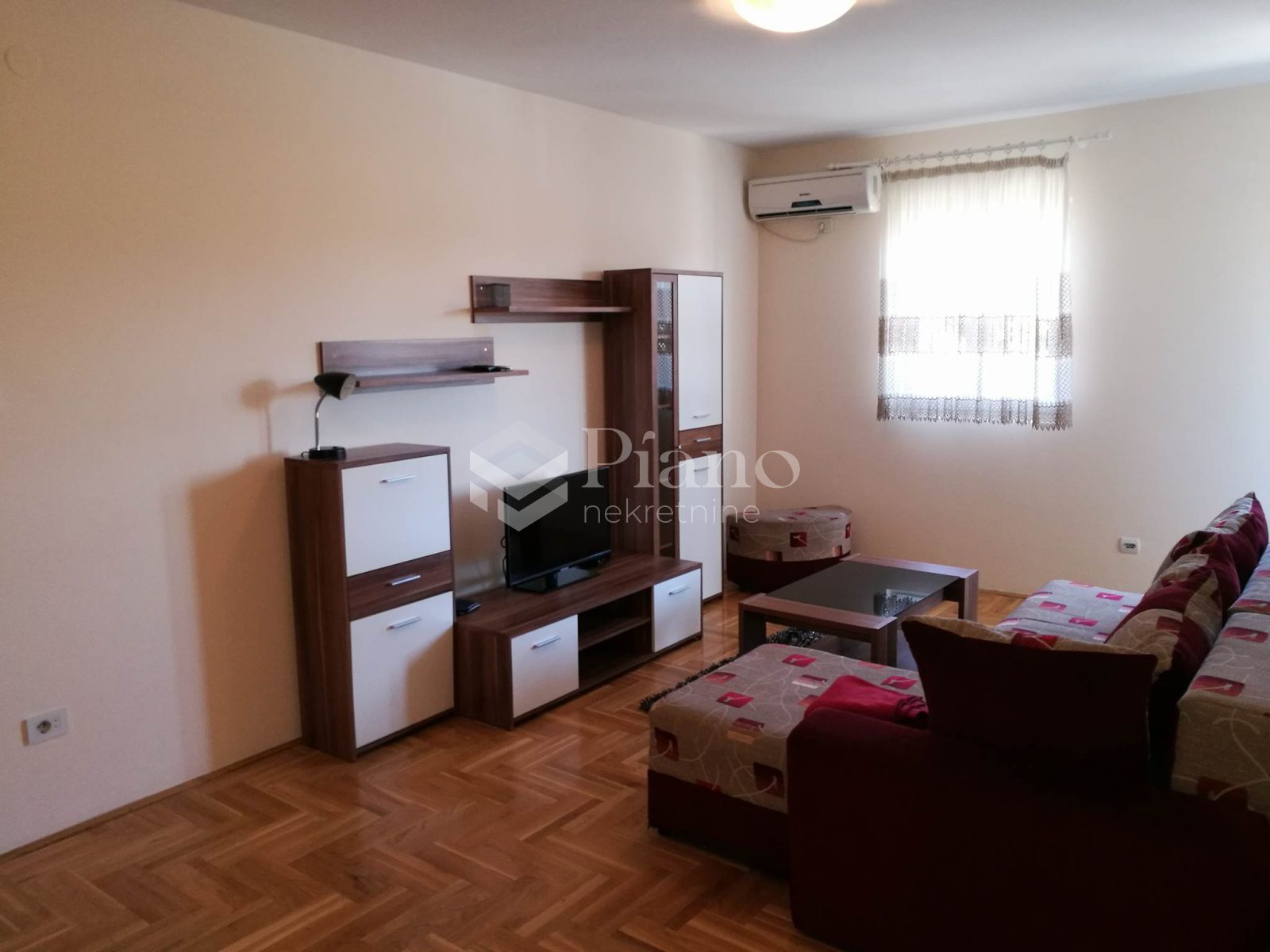 Jednosoban namješten stan iza Delte