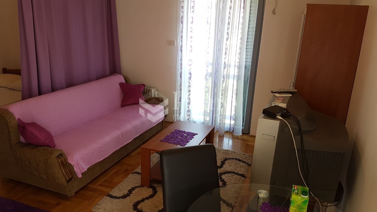 Namještena garsonjera iza Delte