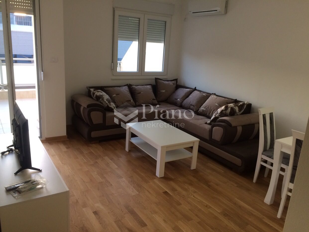 Jednosoban namješten stan u City kvartu