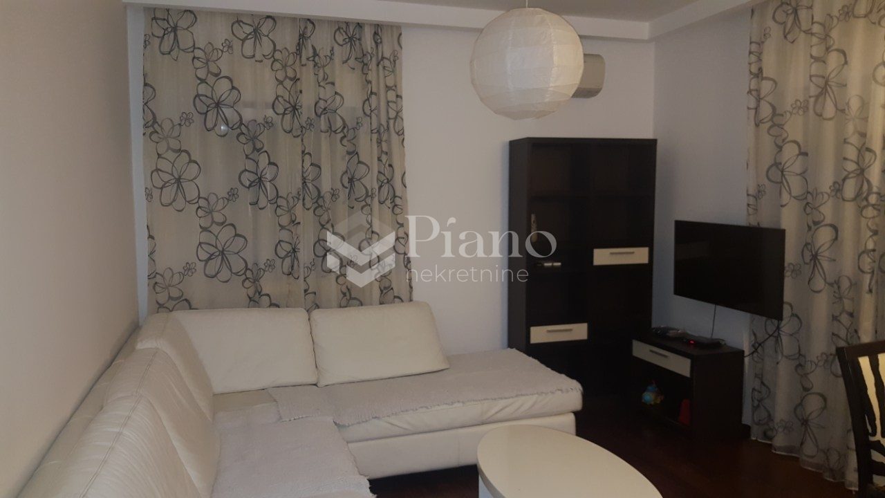 Jednosoban namješten stan u City kvartu