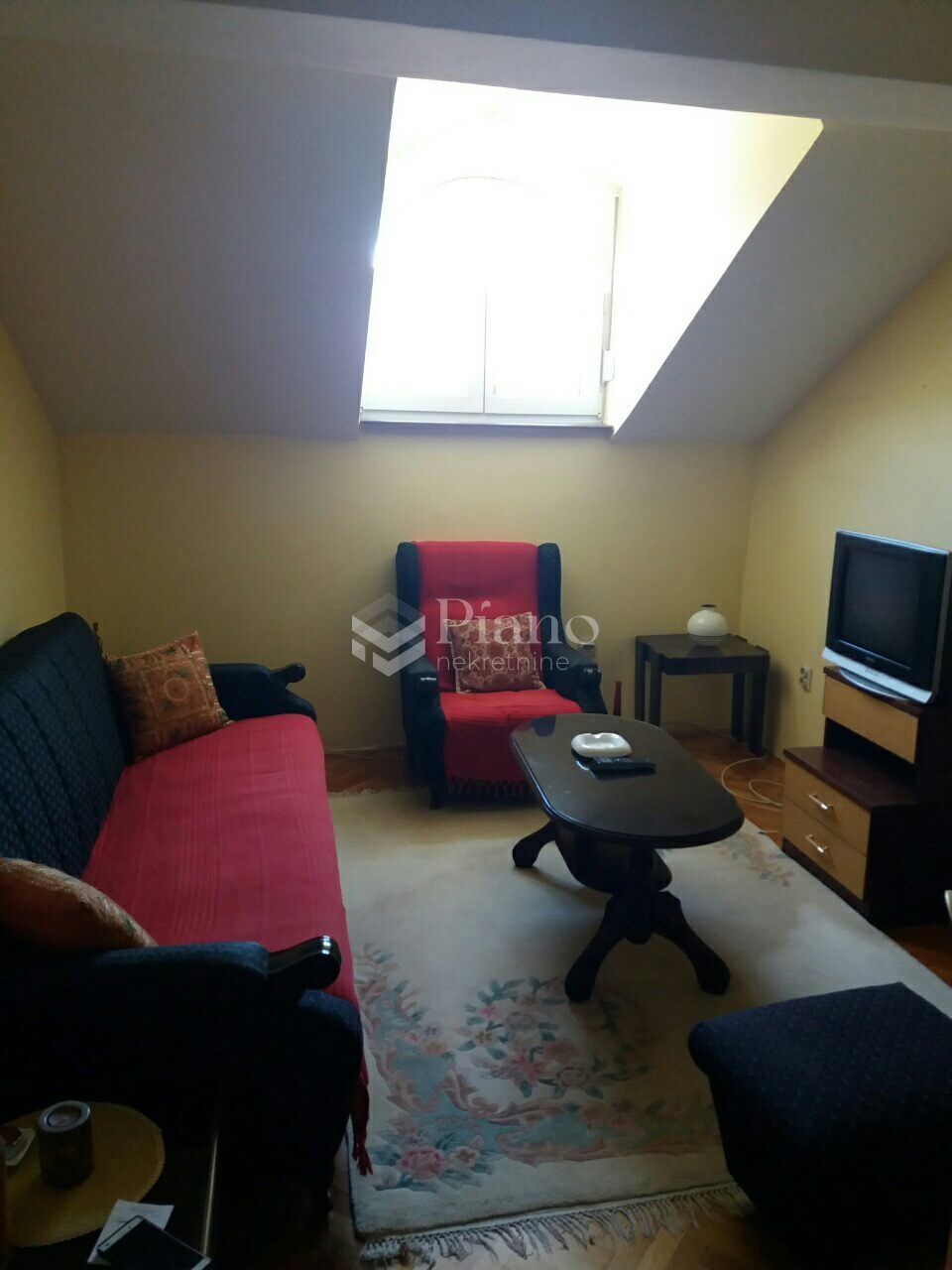 Dvosoban namješten stan na Starom Aerodromu